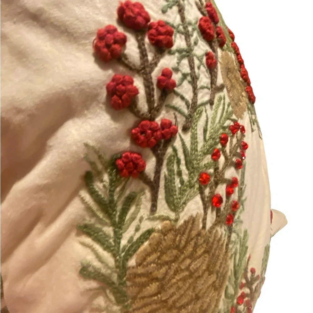 Pottery Barn 2 Tan XL Down Filled Pillows W Christmas Wreath Embroidery Beaded - Picture 6 of 16